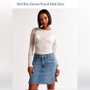 Abercrombie Mid Rise Denim Pencil Skirt in 25P